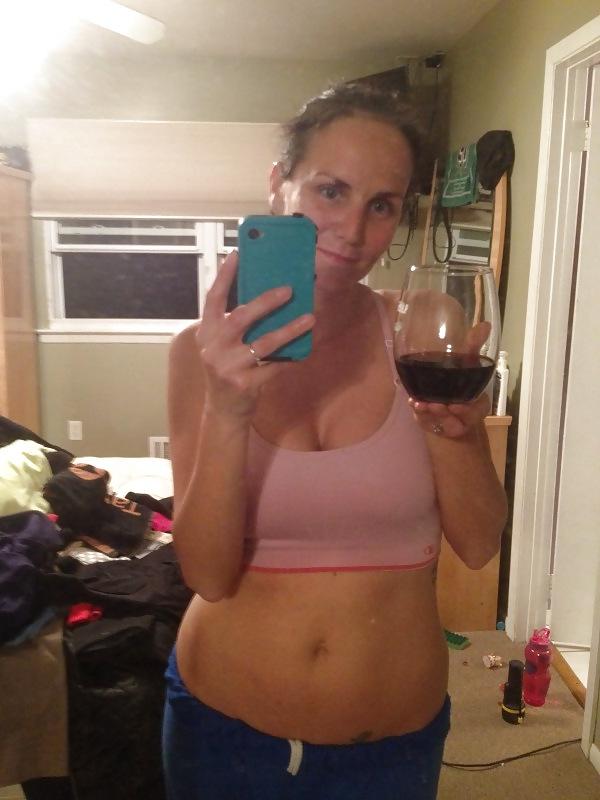 25P Stunning Blonde Wife Self Shots