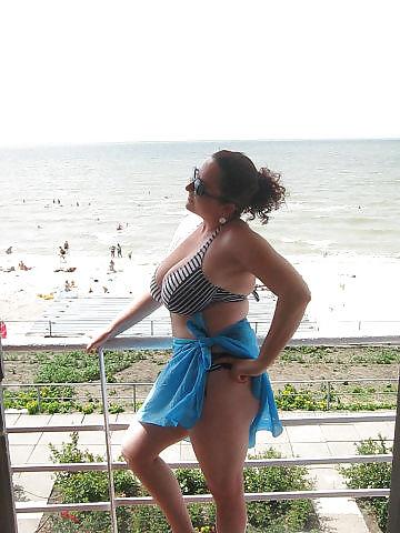 17P Busty Russian Woman 1032