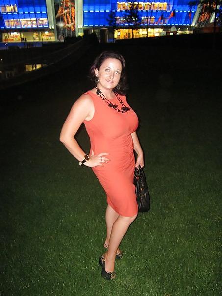 17P Busty Russian Woman 1032