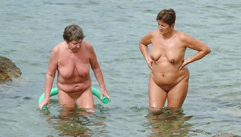 11P Old nudists