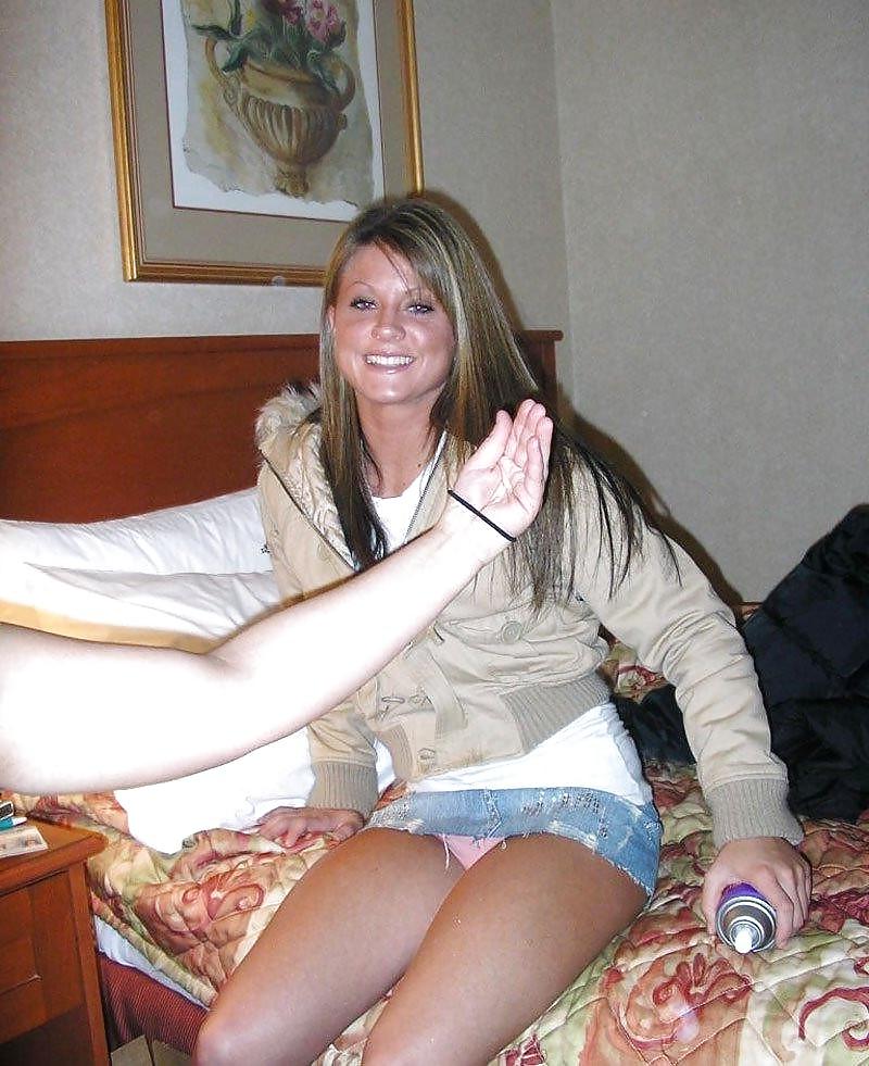 25P Ups, Upskirt
