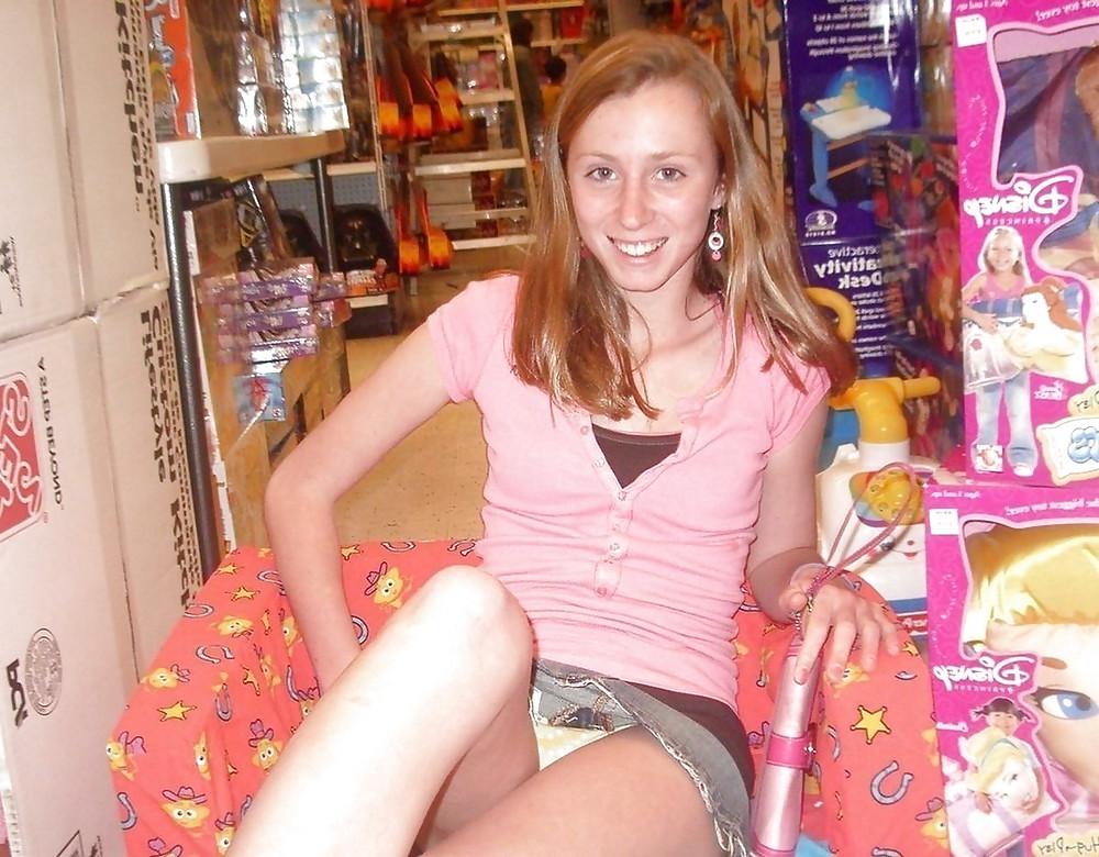 25P Ups, Upskirt