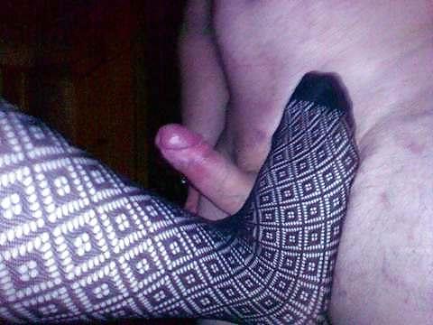 6P Fishnet footjob with condom 