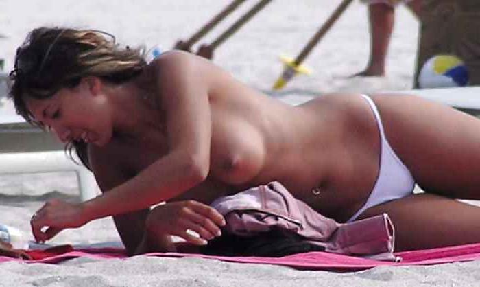 25P Topless Beach - 13