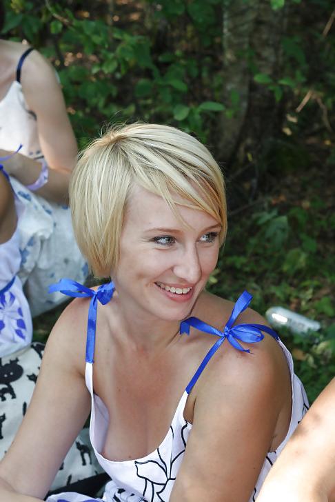 4P Downblouse Upskirt