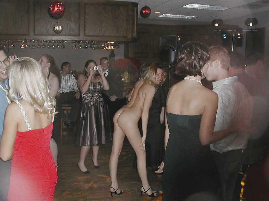 25P Embarrassed Naked Females
