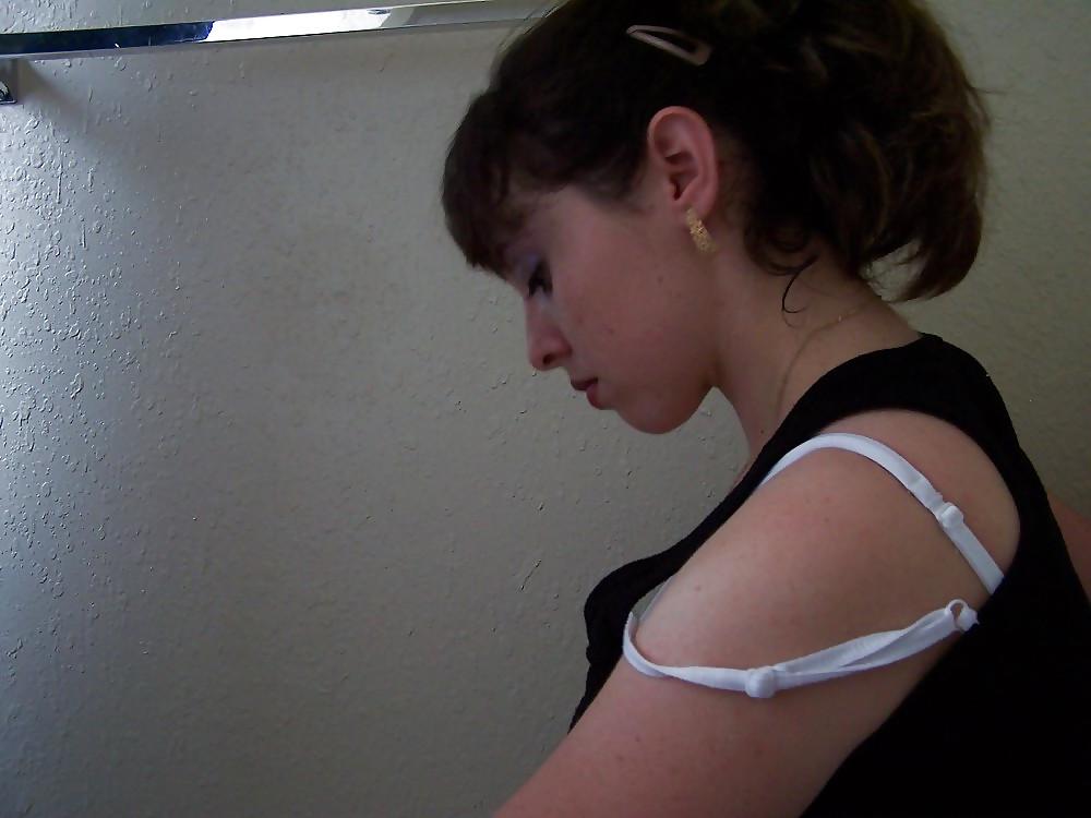 25P Busty Amateur Sweety 3