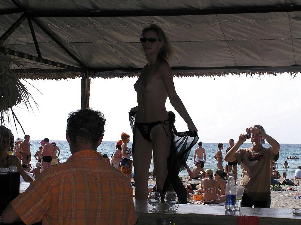 25P The beach 184