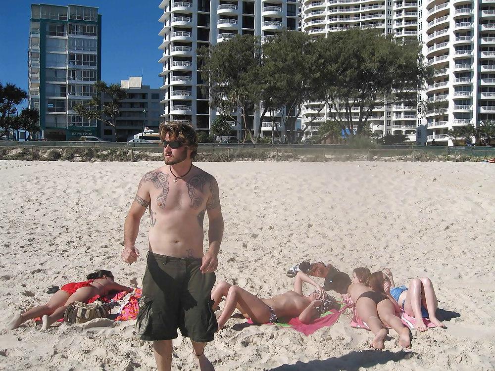 25P The beach 184