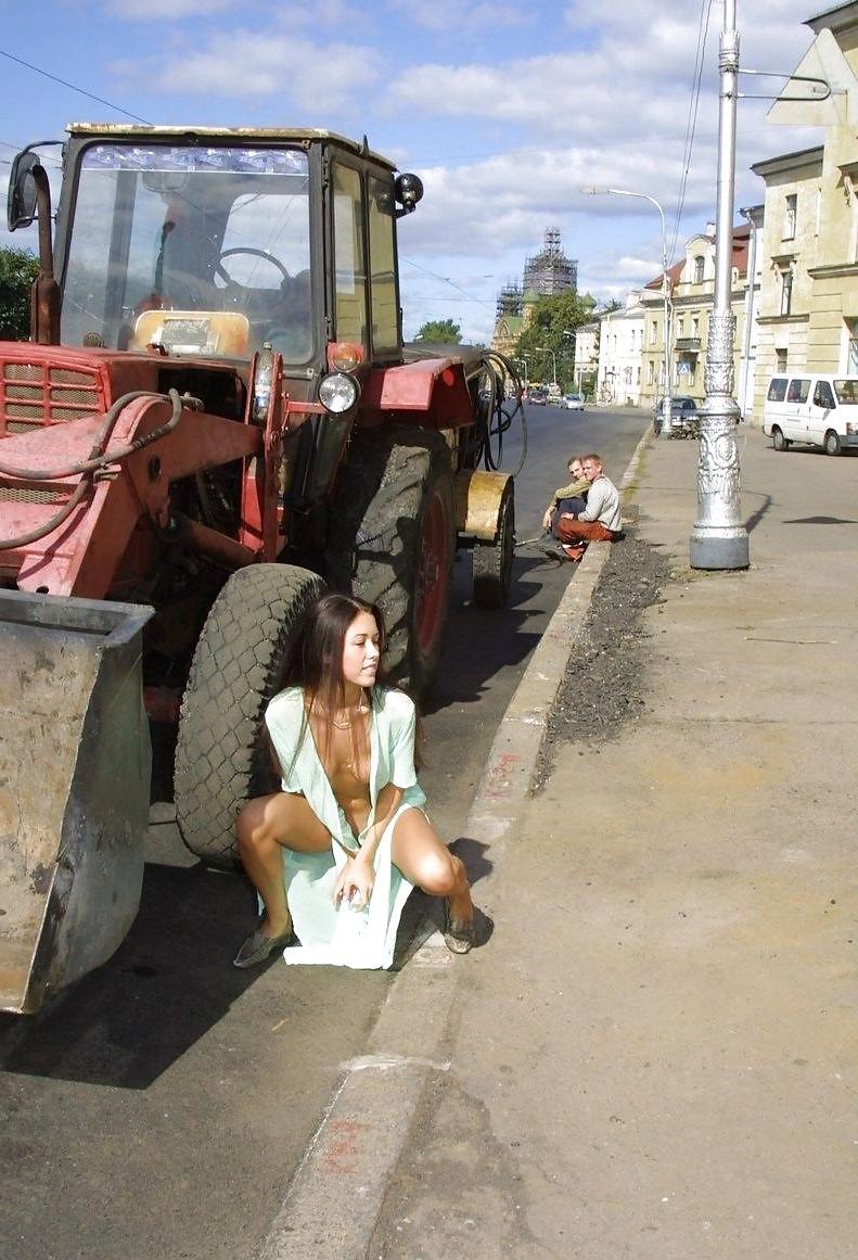 15P Russian Girl Nude On Street,By Blondelover.