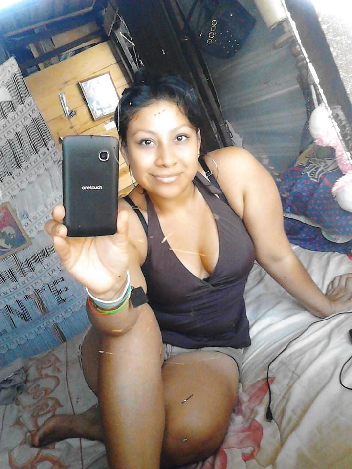 25P Chica latina caliente de facebook