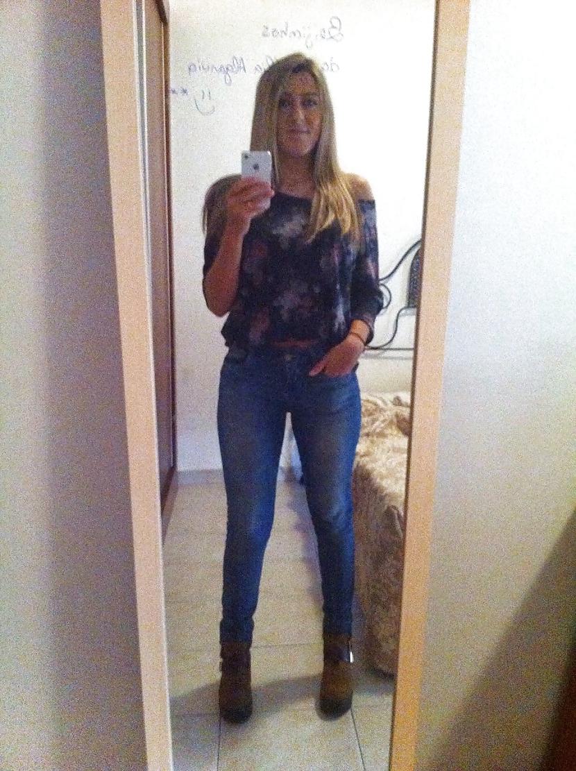 10P Blonde MILF Self Pics