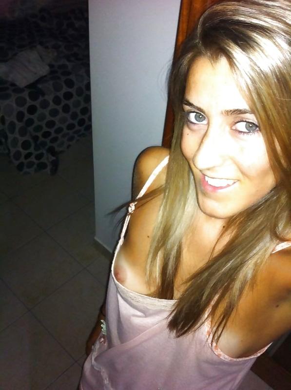 10P Blonde MILF Self Pics