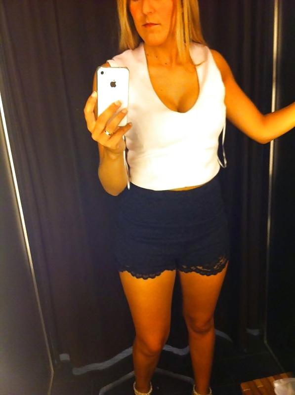 10P Blonde MILF Self Pics