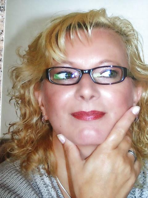 23P Skinny Blonde MILF Self Pics