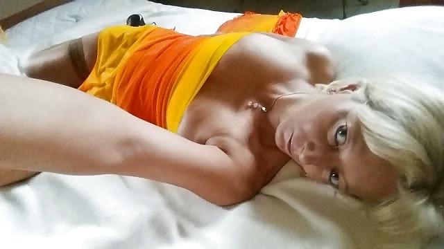 23P Skinny Blonde MILF Self Pics