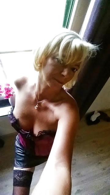 23P Skinny Blonde MILF Self Pics