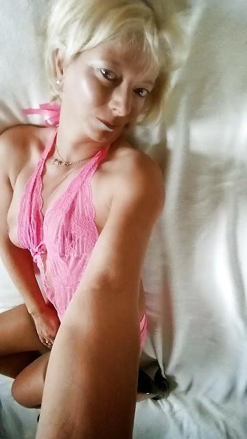 23P Skinny Blonde MILF Self Pics