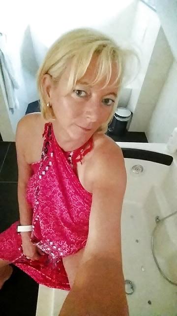 23P Skinny Blonde MILF Self Pics