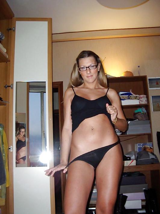 25P Sexy Blue Eyed Babe Giving A Hot Blowjob
