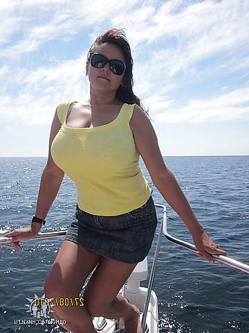 25P Busty Russian Woman 1978