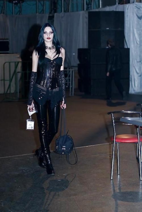 25P Some woman in latex