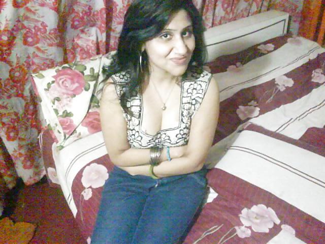 16P Desi Girl 1..4