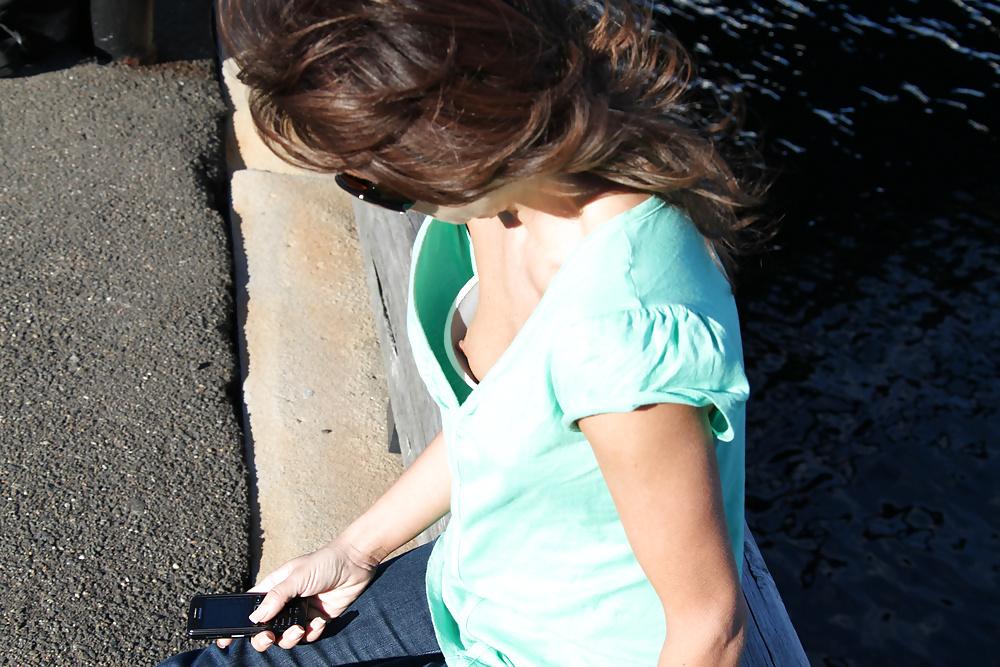 13P Downblouse & Nipple Peeks