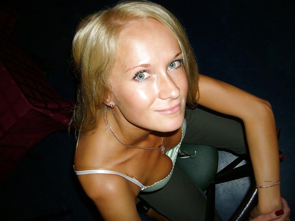 13P Downblouse & Nipple Peeks