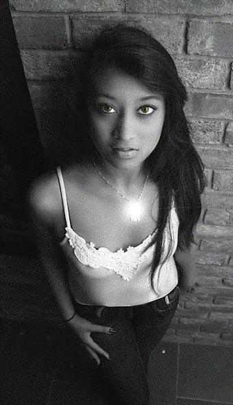 25P Desi Showing Assets 21