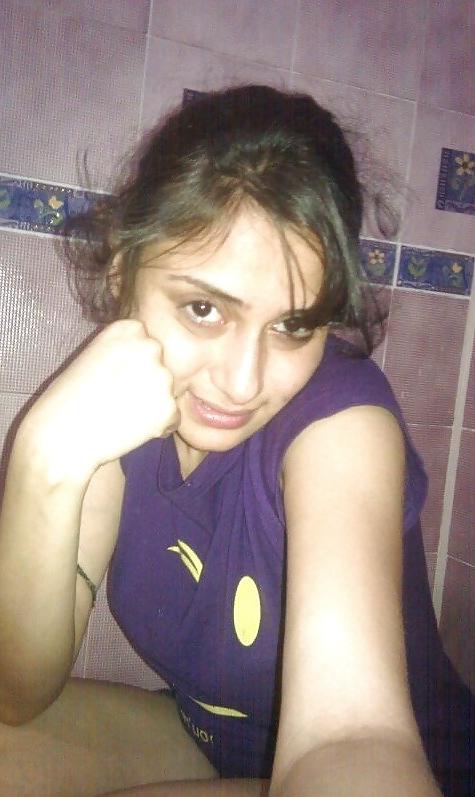 25P Desi Showing Assets 21