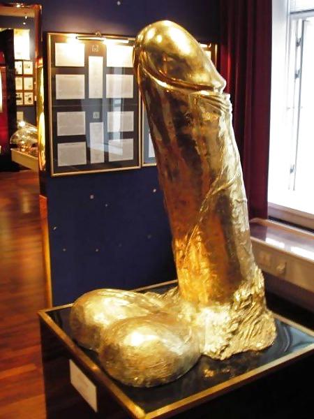4P AMAZING LOAD INSIDE MY CONDOM....