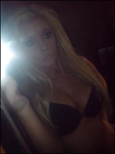 7P Hot blond girl self pictures