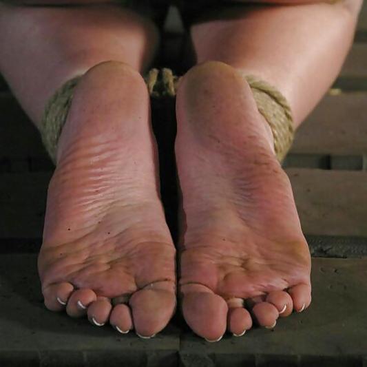 25P Foot bondage