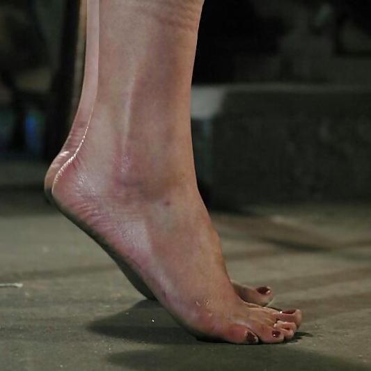 25P Foot bondage