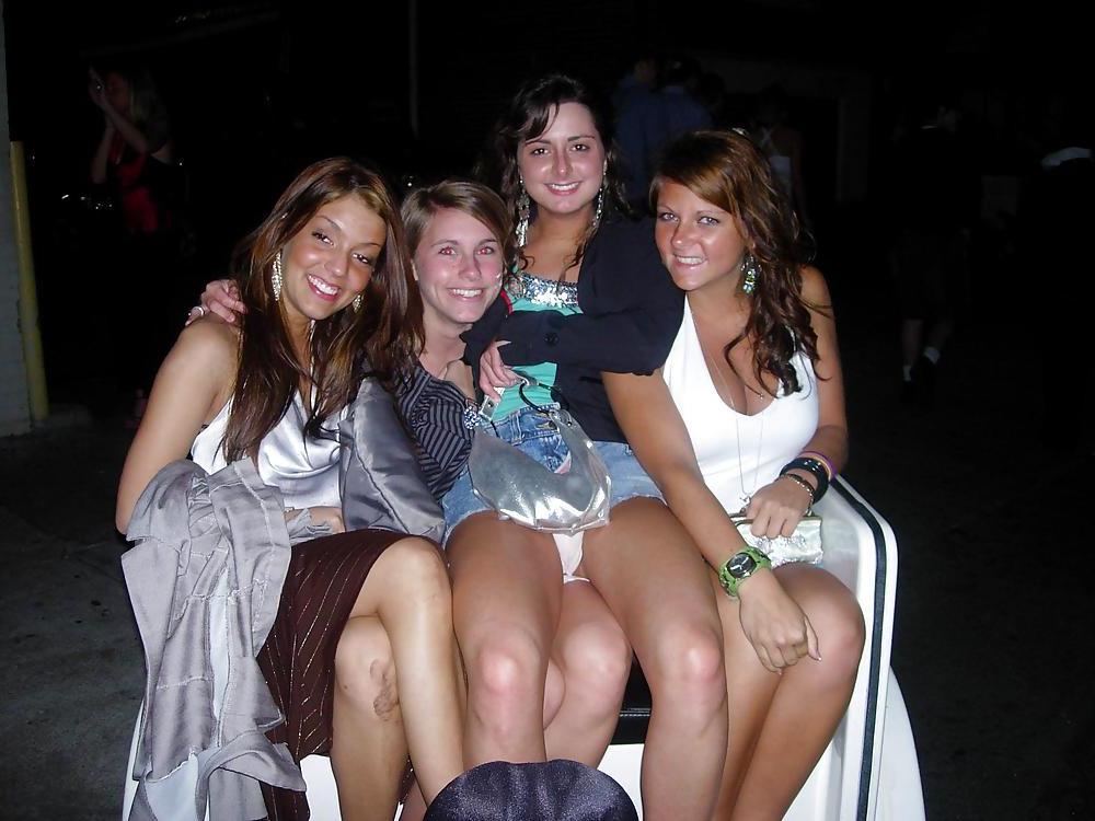 25P Voyeur Pics Upskirts Downblouse 