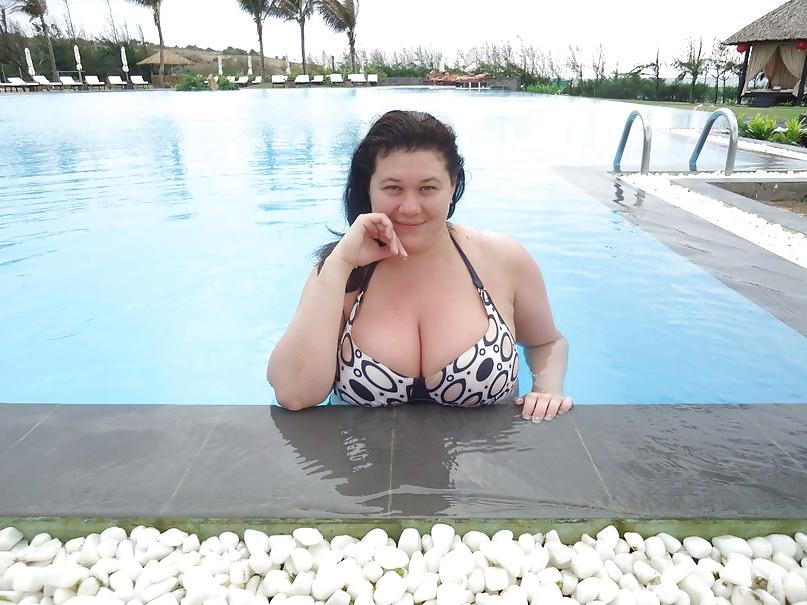 10P Busty Russian Woman 1985