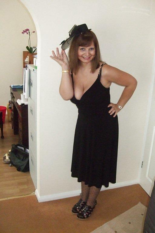 25P Mature Beauty - Sandy D 18