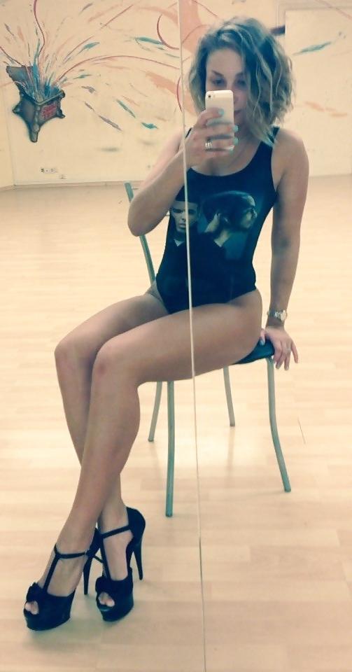25P Russian sexy dance chick - Genrieta (She love black guy)