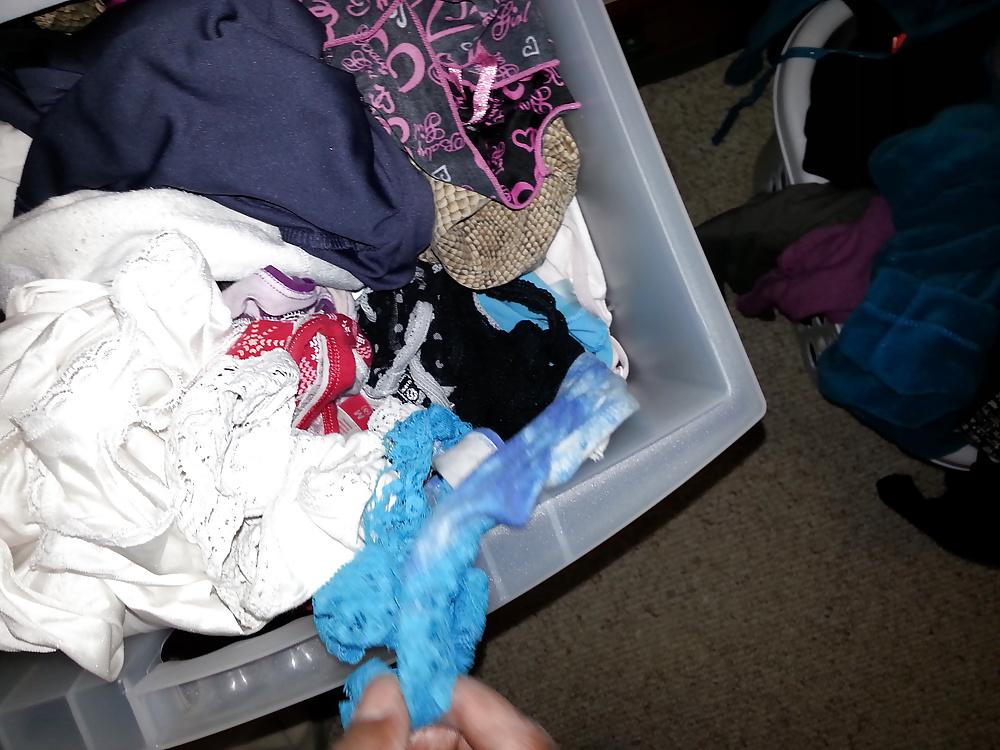 7P Colombian mature panties