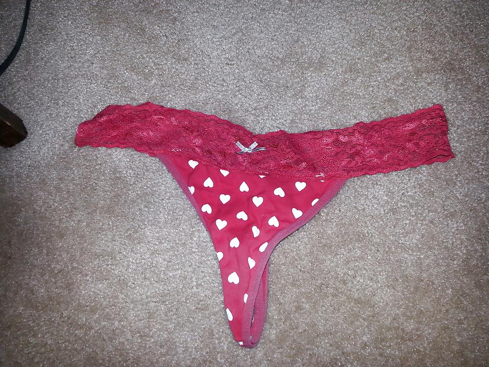 7P Colombian mature panties