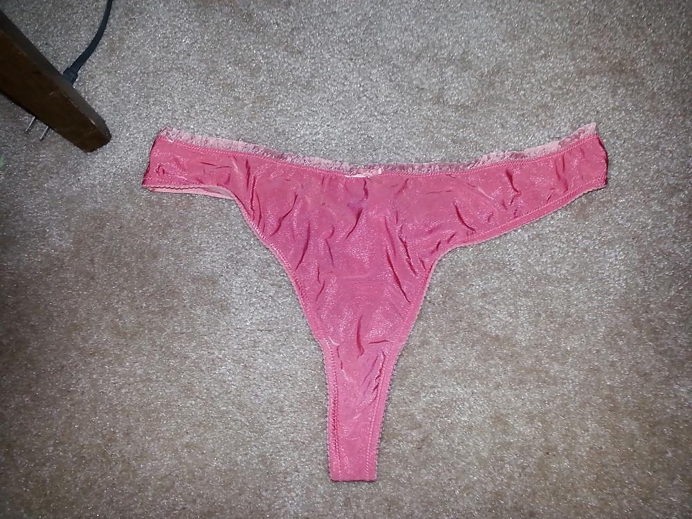 7P Colombian mature panties