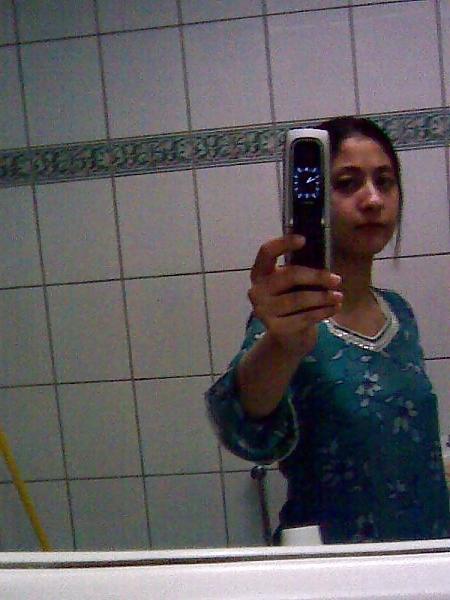 15P Desi Lahori Girl Fahmeeda