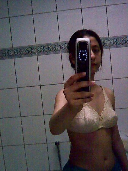 15P Desi Lahori Girl Fahmeeda
