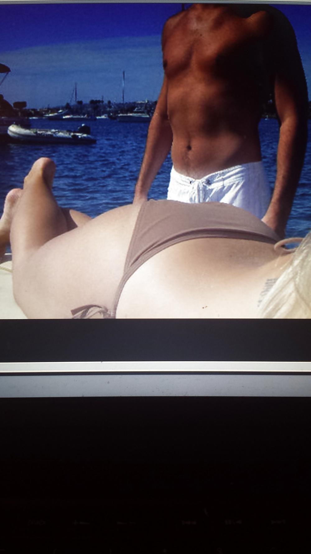 4P Black guy's blonde has huge ass