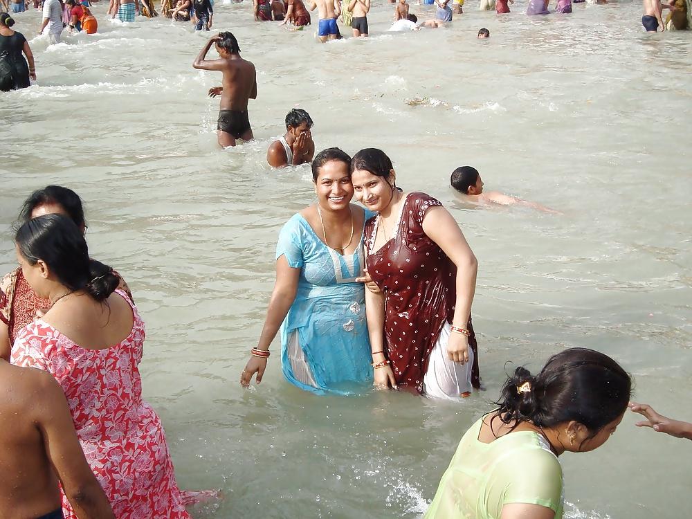 19P Desi Girls in tight or short clothes exposing themselves 