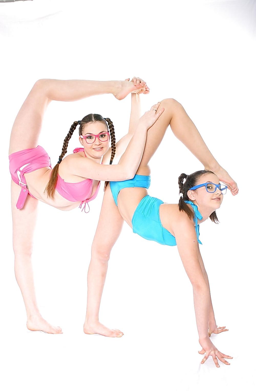 25P Flexible - Teens Twins Yoga Styles