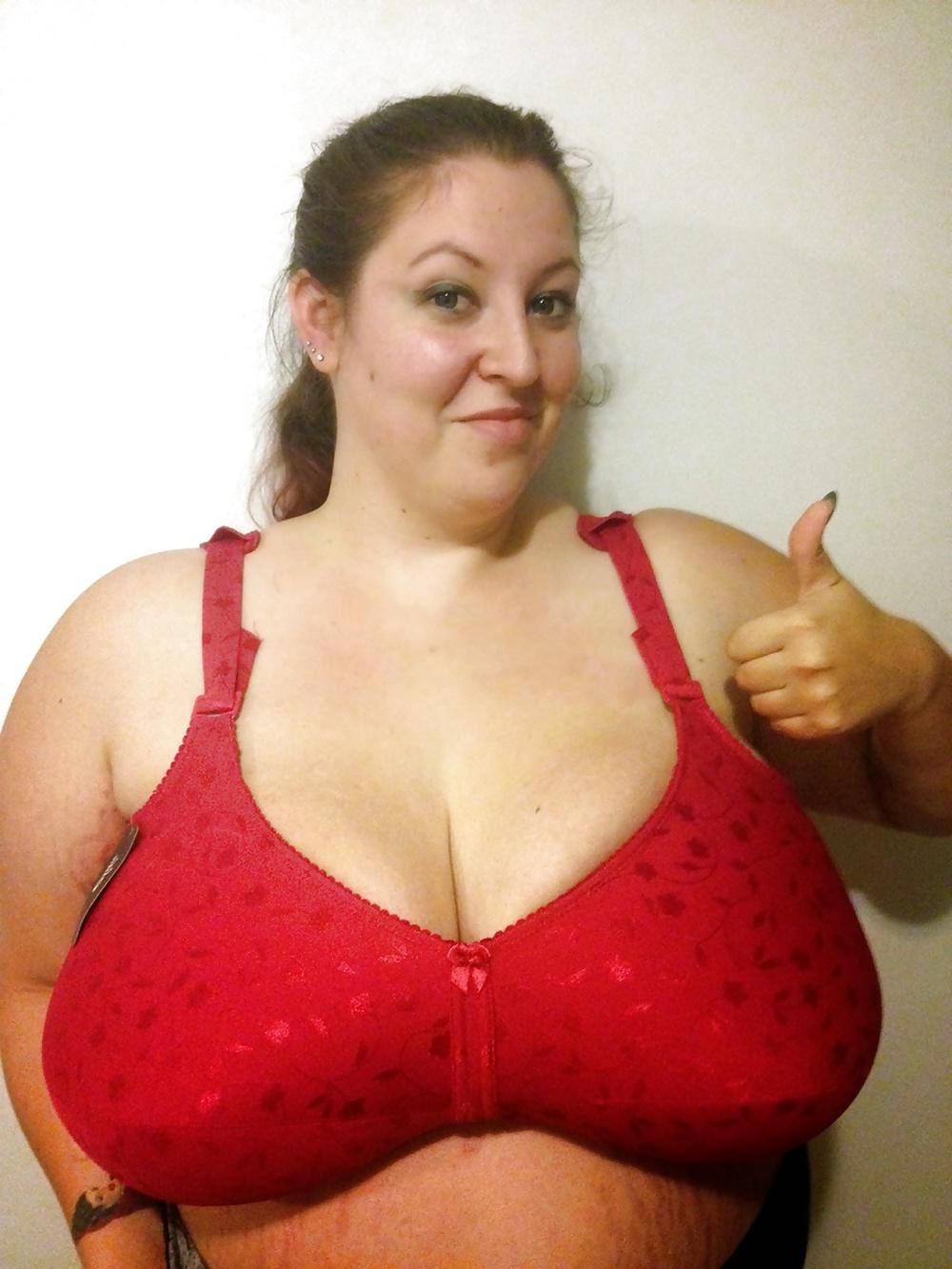 25P Bras on random women 12
