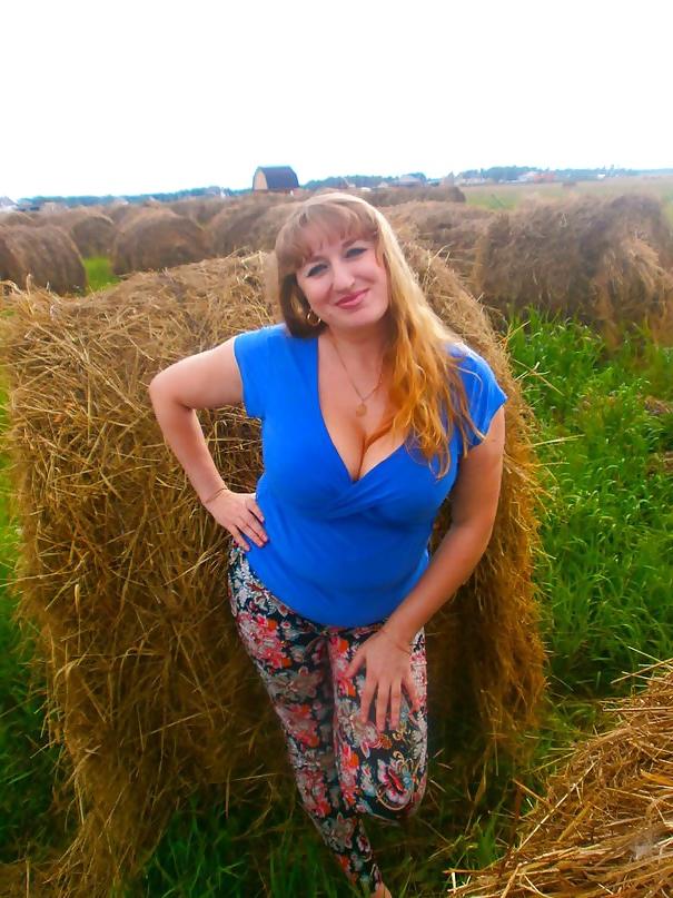 19P Busty Russian Woman 2004