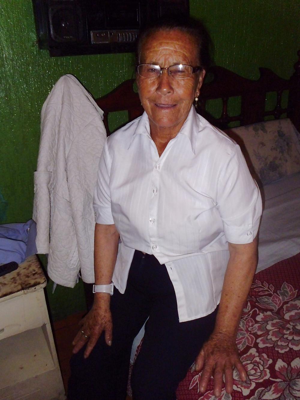 25P Oma nackt 02